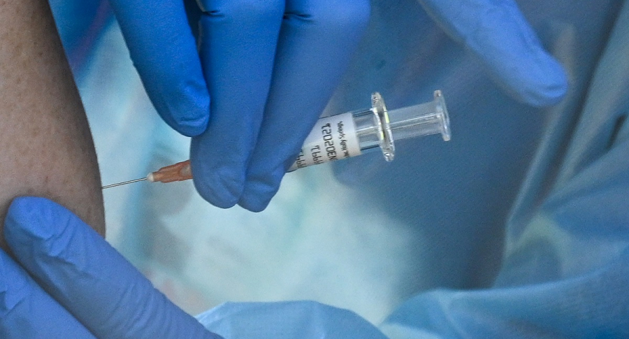 Moderna impulsa esperanzas de tener vacuna contra coronavirus antes de Navidad