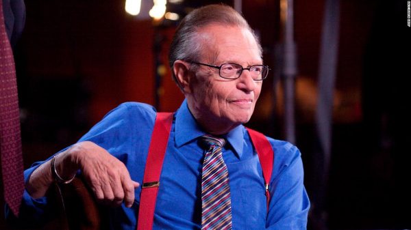 Muere el legendario presentador Larry King a los 87 años