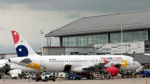 Por limitar uso de vouchers y cancelar vuelos durante la pandemia, Supertransporte impuso millonaria multa a Viva Air