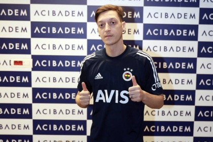 Fin a la novela: Mesut Özil encontró equipo y así lo presentaron