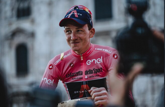 Tao Geoghegan Hart: “Sería feliz de ver a un equipo colombiano en el World Tour”