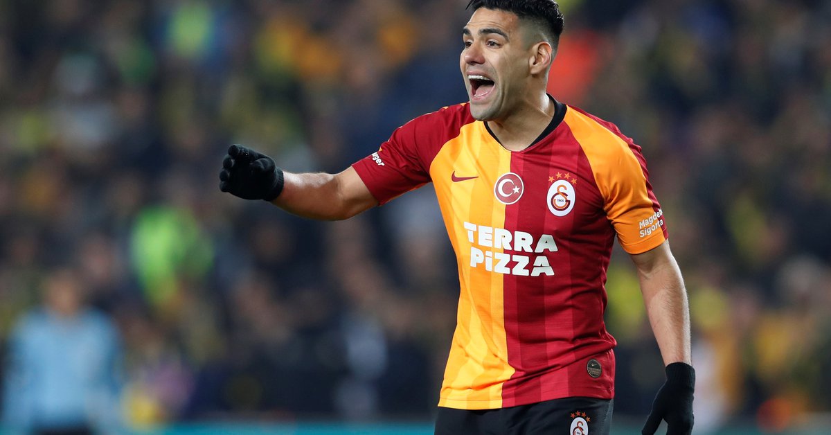 Con el agua al cuello: Galatasaray sufre por cuenta del salario de Falcao