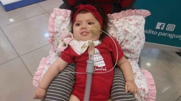 Bianca esta a 48 horas de recibir la medicina por la que lucharon sus padres para salvarla