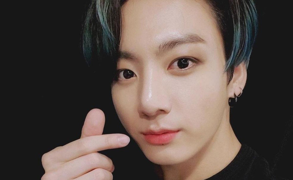 Jungkook se apodera de las redes sociales gracias a estas selfies
