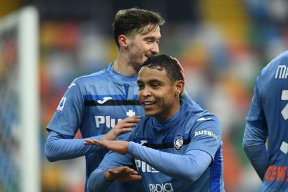 ¡Qué momento, Muriel! En el XI ideal de la primera mitad de la Serie A