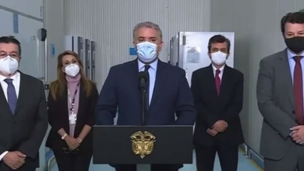 Presidente Duque suspende por 15 días los vuelos desde y hacia el Amazonas
