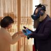 El conmovedor reencuentro de un hombre con su esposa fallecida por medio de la realidad virtual