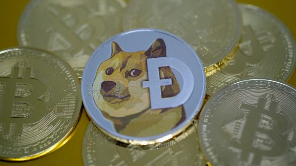La criptodivisa dogecóin, inspirada en un meme, se dispara en 24 horas y entra en el ‘top 10’ de monedas…