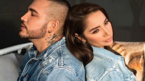 El beso en plena entrevista que Jessi Uribe le plantó a Paola Jara