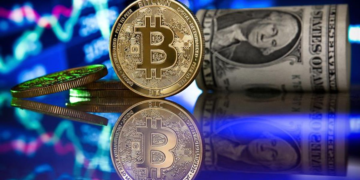 El bitcóin sube más de 4.000 dólares en un día
