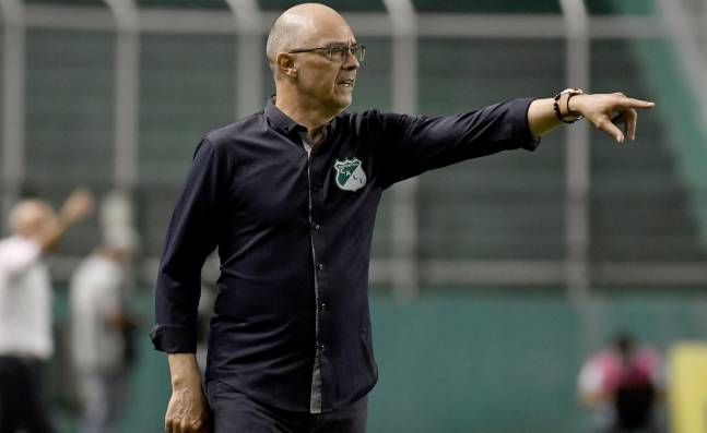 La frustración de Alfredo Arias tras el empate del Cali ante Envigado en la Liga