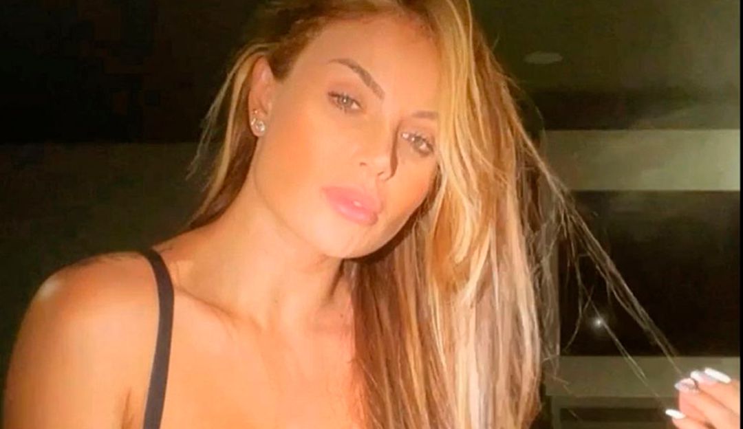 “Súper chica”, le dicen a Sara Uribe por foto en una tina sin ropa