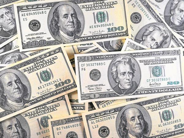Dolar cerró este viernes a la baja, pero acumuló ganancia semanal