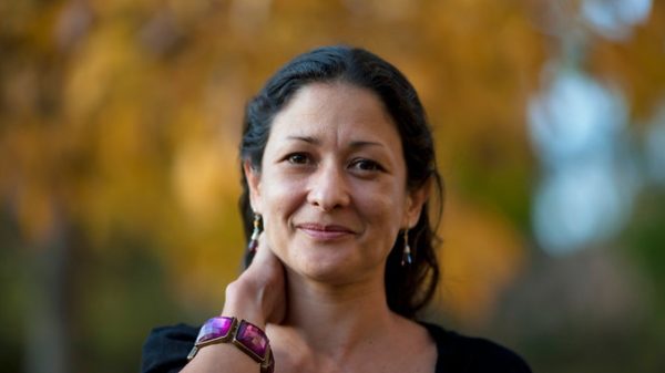 El homenaje de Pilar Quintana a Claudia de Colombia con su obra ‘Los Abismos’