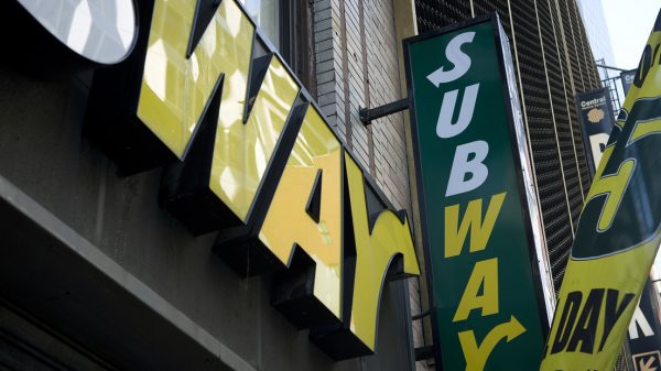 Dos clientes demandan a Subway alegando que el atún de sus sándwiches es “cualquier cosa menos atún”