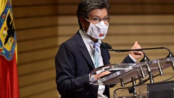 SIC pide a López, alcaldesa de Bogotá, sustentar uso de tapabocas quirúrgicos y no de tela