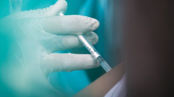 Llegó la hora de ocuparse del misterioso COVID largo, dice la OMS