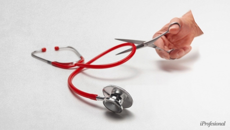 Medicina prepaga, más cara: qué hacen argentinos tras aumentos