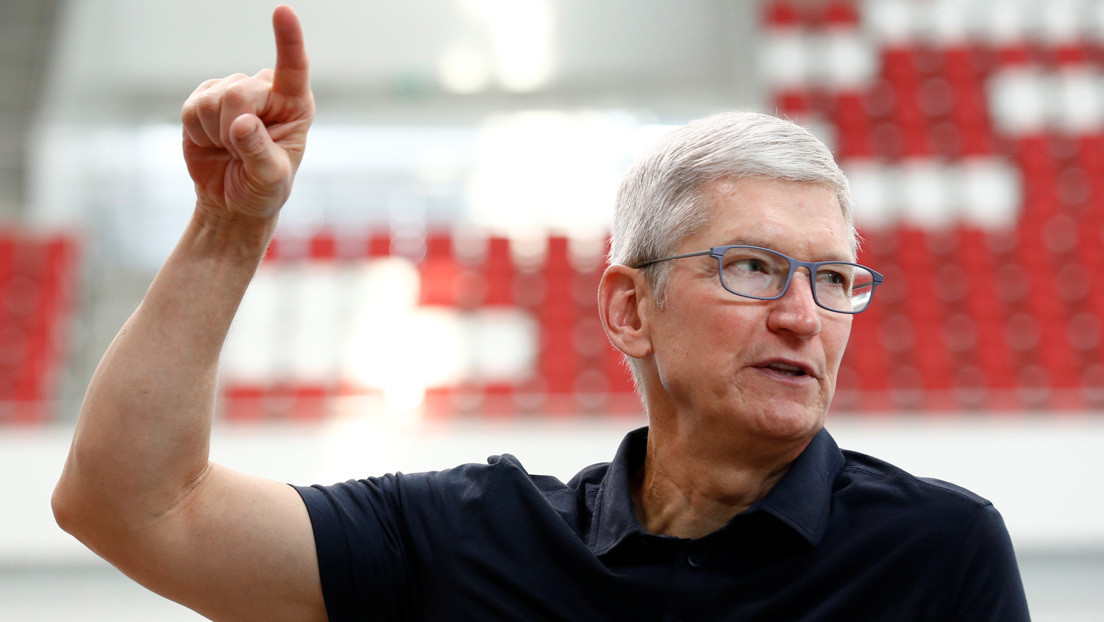 Tim Cook advierte que la explotación desenfrenada de datos de usuarios amenaza con una “catástrofe social”