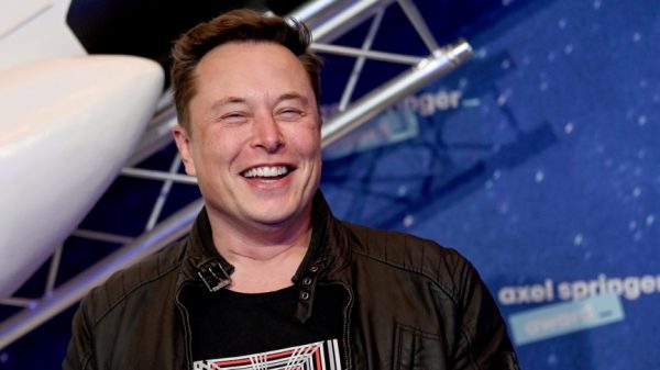 El hombre más rico del mundo, Elon Musk, le dice “adiós” a Twitter