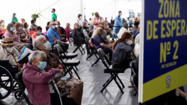 OMS confirma que por tercera semana consecutiva bajan nuevos casos de covid