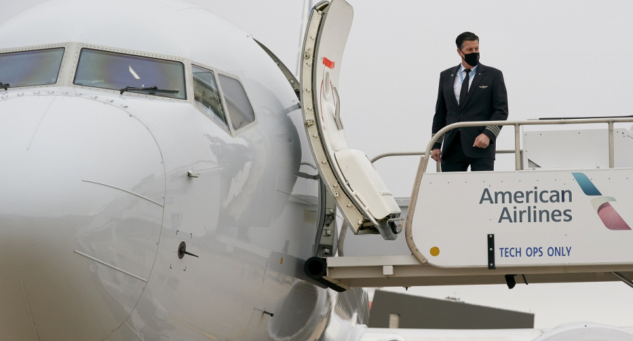 American Airlines podría despedir hasta 13.000 empleados por pandemia de coronavirus