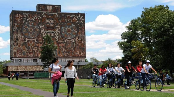 Académicos de la UNAM asumen mesa directiva de Academia Nacional de Medicina