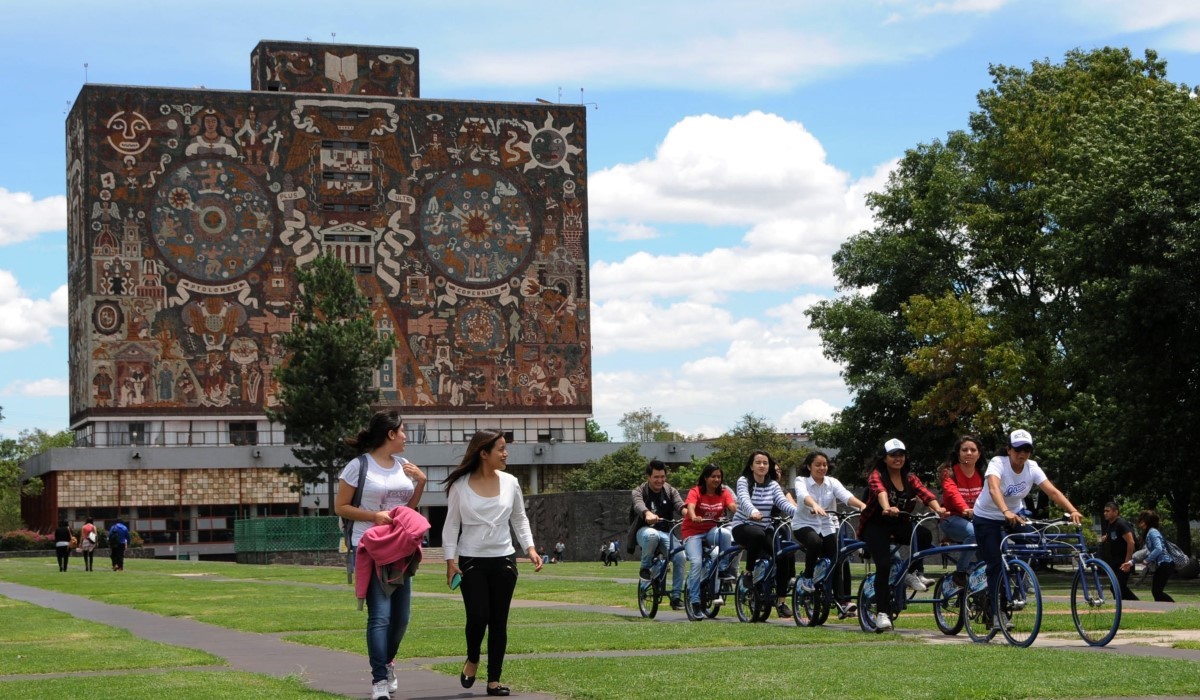 Académicos de la UNAM asumen mesa directiva de Academia Nacional de Medicina