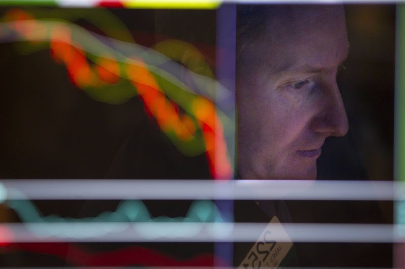 S&P 500 y Nasdaq cierran su mejor semana desde principios de noviembre Por Reuters