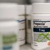 Farmacéutica comercializa por años un medicamento contra la calvicie sin advertir de los informes que lo…