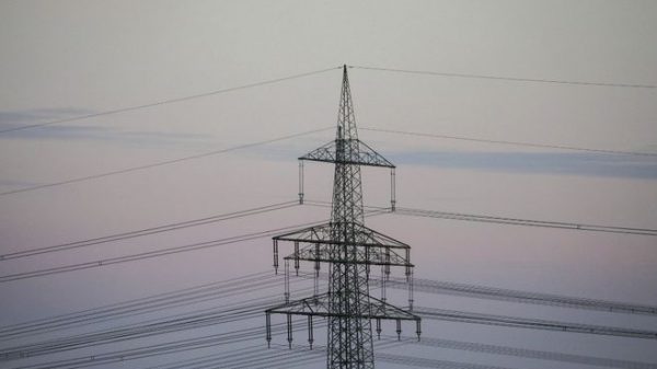 Minhacienda permitirá a Ecopetrol mejorar su oferta para quedarse con ISA