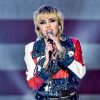 Miley Cyrus sacó su lado ‘rock star’ en su ‘show’ previo al Super Bowl 2021