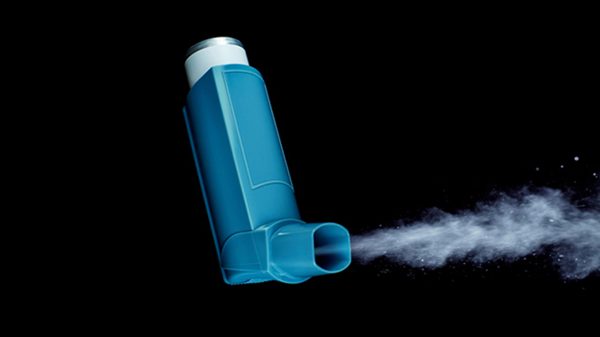Medicina para el asma común reduce la necesidad de hospitalización por COVID-19: estudio de Oxford