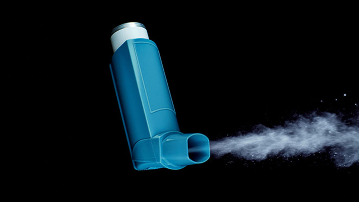 Medicina para el asma común reduce la necesidad de hospitalización por COVID-19: estudio de Oxford