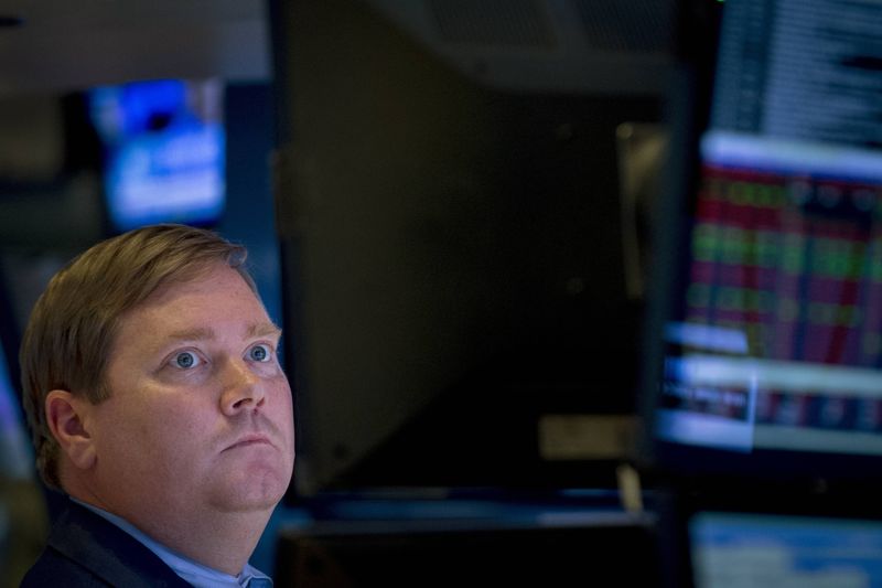 Wall Street frena su avance mientras las grandes tecnológicas pierden fuerza Por Reuters