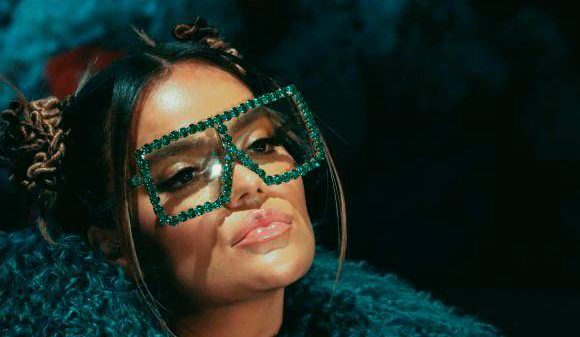 Karol G canta Location junto a su novio Anuel y su amigo J Balvin