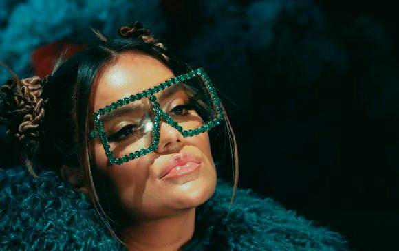 Karol G canta Location junto a su novio Anuel y su amigo J Balvin
