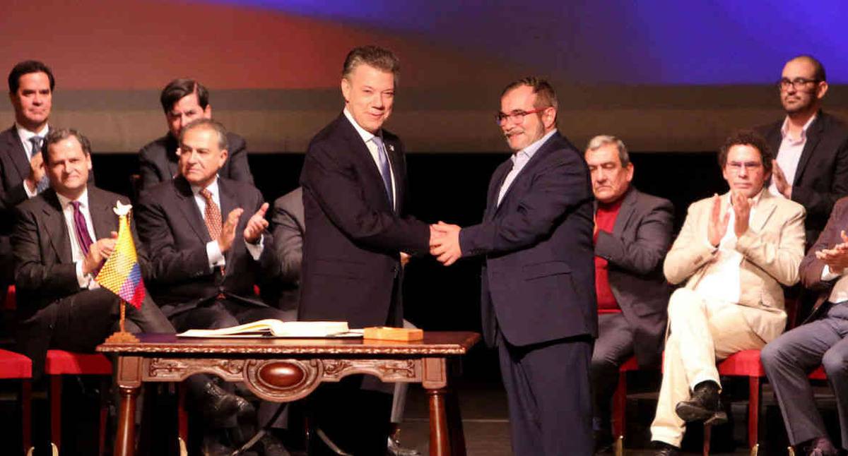 Santos se queja frente a Timochenko porque el presidente Duque no lo menciona