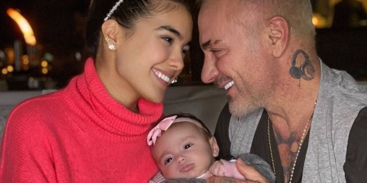 Gianluca Vacchi, Sharon Fonseca y su hija posan con outfits animal print