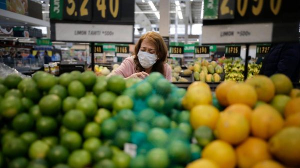 Hasta 83 productos de la canasta podrían ser gravados con IVA del 19%