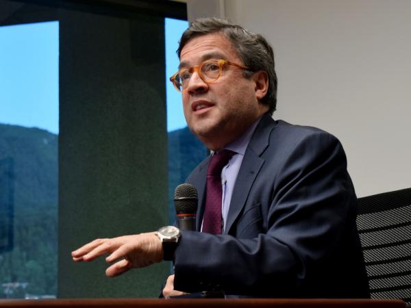 Luis Alberto Moreno, nominado para la junta directiva de Dow