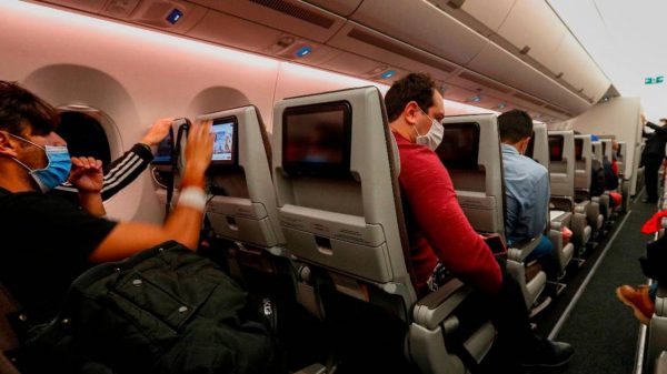 Nuevas medidas para viajes en avión en Colombia por covid-19