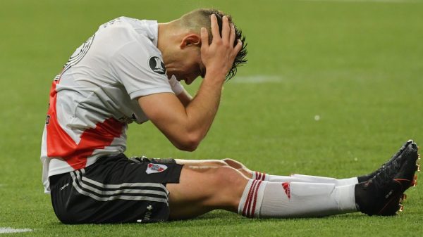 Rafael Santos Borré, blanco de críticas por su presentación con River Plate