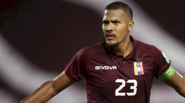 Salomón Rondón pone rumbo a Rusia