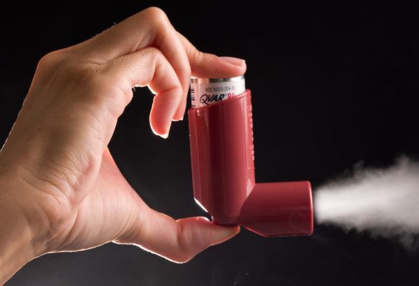 Budesonida, medicina para el asma reduce necesidad de hospitalización por COVID-19