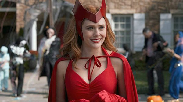 Marvel: Chica realiza un impactante cosplay de Wanda con su traje original de los comics como Scarlet Witch