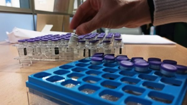 Vacunados los 14 profesionales sanitarios del Instituto de Medicina Legal de Castelló