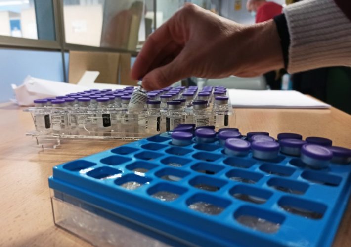 Vacunados los 14 profesionales sanitarios del Instituto de Medicina Legal de Castelló