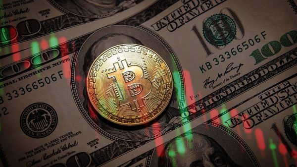 En 10 años, el dólar se ha devaluado 99,99% frente a bitcoin