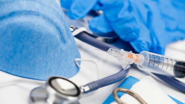 Refuerzo de dos profesionales de Medicina y Enfermería